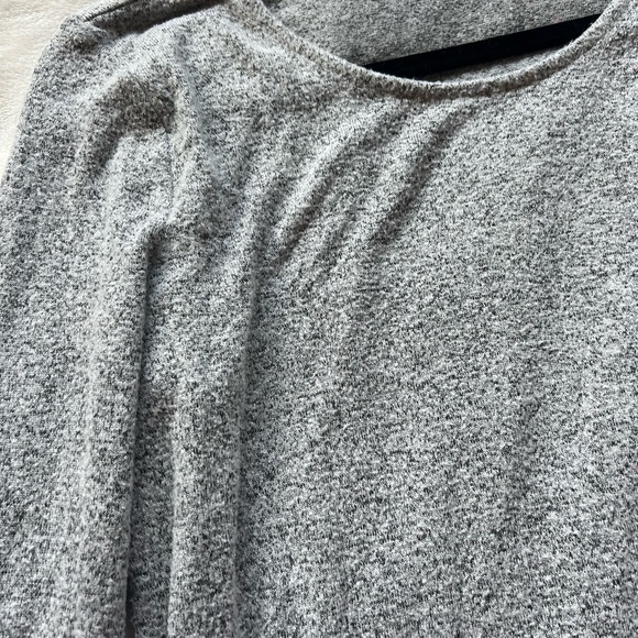 Old Navy Soft Gray Marl Long sleeve - Picture 3 of 3